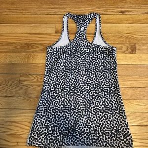 Lululemon animal print tank size 8 pre loved